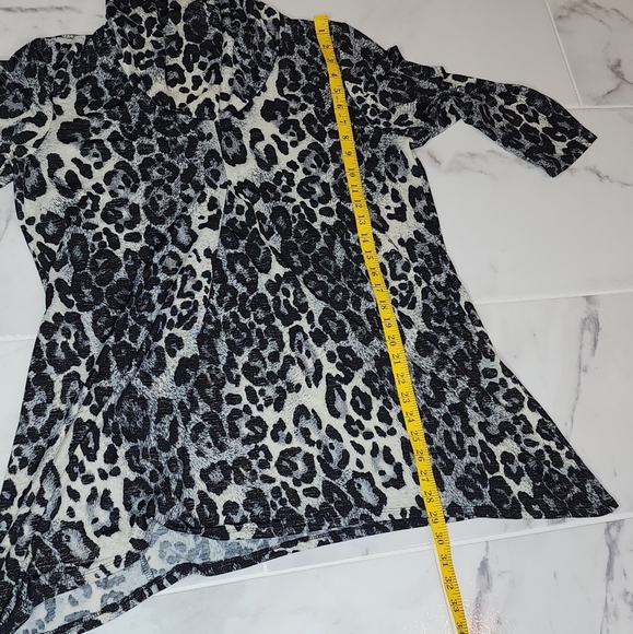 𝅺Rod & Ali tunic top - Picture 8 of 9